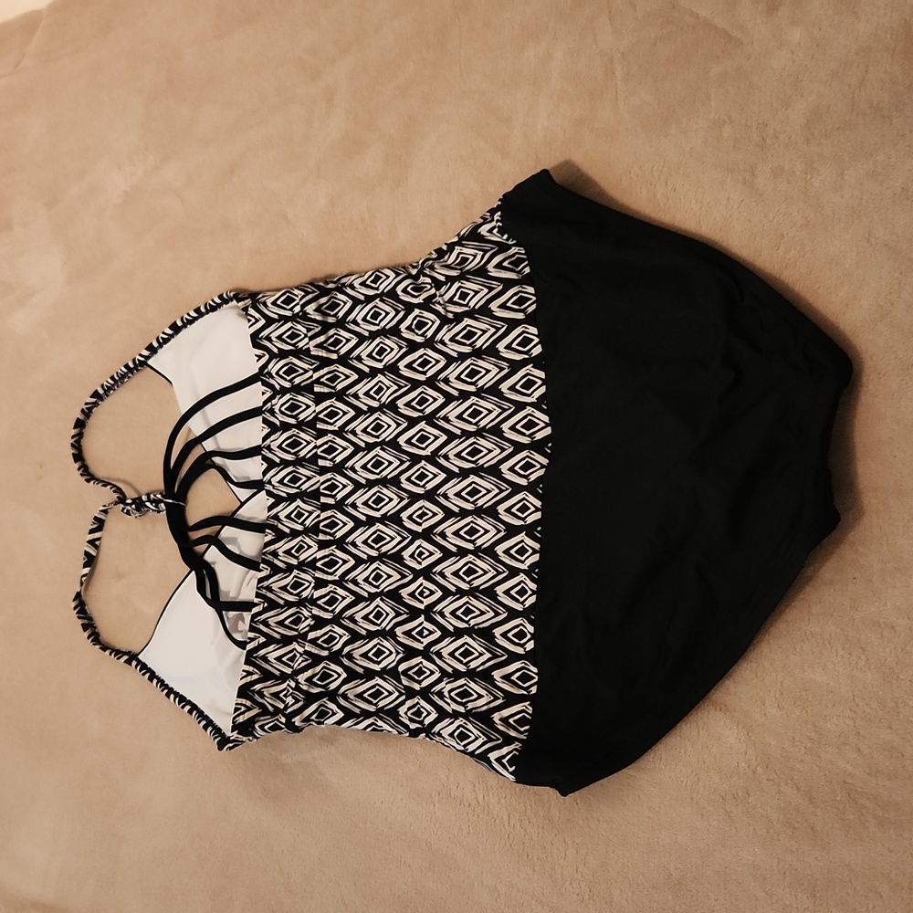 Bathing suit - Picture 4 of 5